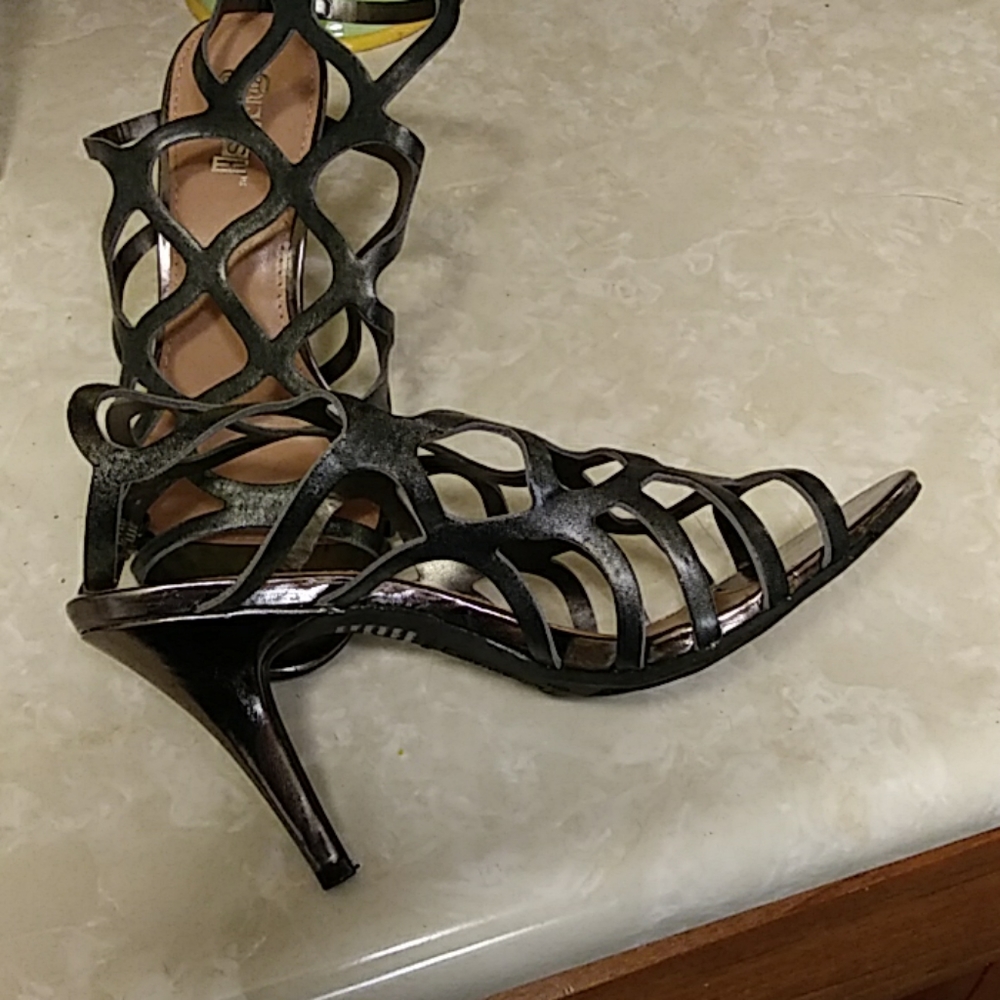 Shoes - Picture 3 of 3